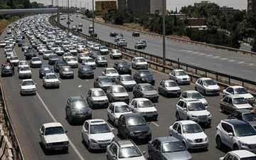 ترافیک در برخی مقاطع جاده چالوس سنگین است