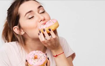 
میل به شیرینی‌جات را چطور کنترل کنیم؟