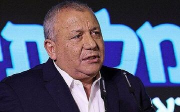 رئیس‌سابق ستاد ارتش اسرائیل، رسماً نامزد نخست‌وزیری شد / رقابت با نتانیاهو.