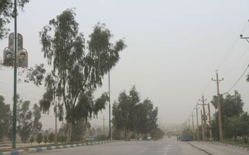 قصرشیرین در غبار و گرمای ۵۰ درجه