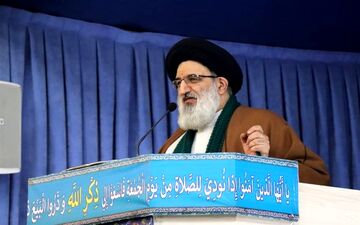 واکنش شدید امام جمعه کرج به طرح مذاکره مجدد با آمریکا