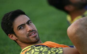  خسرو حیدری دو بازی استقلال را از دست داد