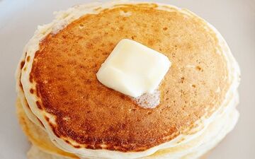 خوشمزه ترین صبحانه دنیا | طرز تهیه پنکیک بدون شیر