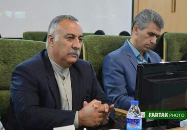 نشست معاون سیاسی وزارت کشور با معتمدین کرمانشاه