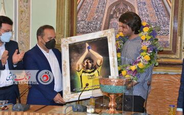 هادی عقیلی در نصف جهان تجلیل شد