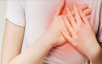 در طول پریود  سینه درد طبیعی است؟

