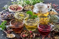 عوارض پنهان دمنوش‌ها؛ چای گیاهی همیشه هم بی‌خطر نیست