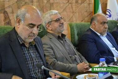 نشست معاون سیاسی وزارت کشور با معتمدین کرمانشاه