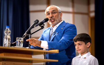 زاهدی رییس جمهور منتخبش را انتخاب کرد
