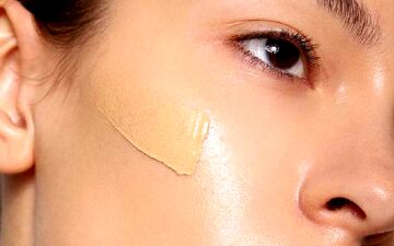 چه نوع ضد آفتابی استفاده کنیم؟ رنگی یا بی رنگ؟

