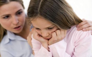 چه کنیم تا کودکمان بتواند در اجتماع از خود دفاع کند؟