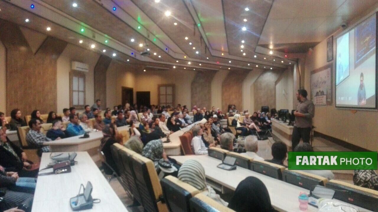 گزارش تصویری / اطعام 200 نفر از ناشنوایان از عواید موقوفه حاج محمد تقی اصفهانی 
