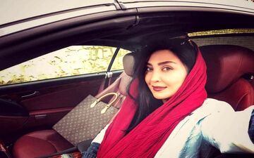 ساحل گردی مریم معصومی با دامن و پاهای عریان + عکس شرم آور