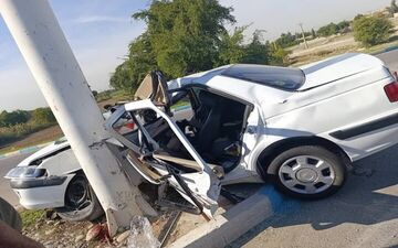 تصادف مرگبار در دستجرد قم؛ برخورد پژو با تیر برق جان یک نفر را گرفت