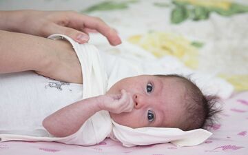 دختر 11 ساله پنهانی زایمان کرد !!! + تصاویر باورنکردنی