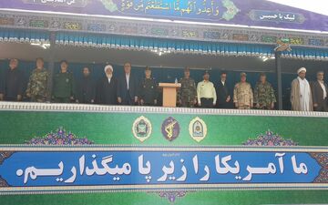 رژه نیروهای مسلح در کرمانشاه برگزار شد