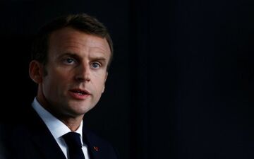 ماکرون: غرب در حال ضعیف شدن است
