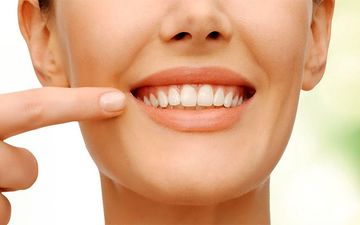 6 توصیه غذایی برای زیباسازی خنده شما