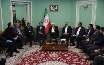
دیدار عارف با نمایندگان دانشجویان ایرانی دانشگاه‌های روسیه
