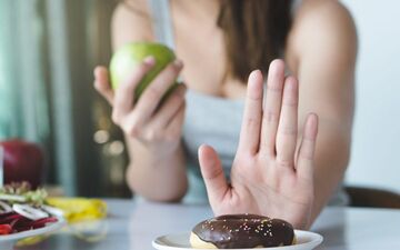 با این روش ها میل به خوردن شیرینی را کاهش دهید