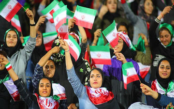 ورود بانوان به استادیوم آزادی در ایام نوروز!