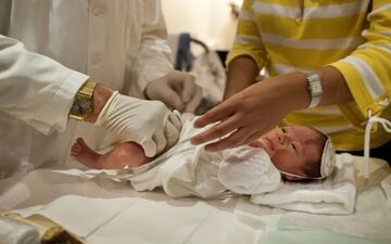 ختنه و اوتیسم: آیا واقعاً این دو با هم ارتباط دارند؟