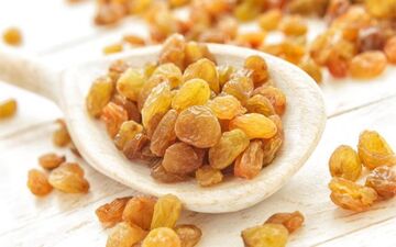 مصرف این دانه های شیرین علائم پیری را از صورت تان حذف می کنند