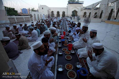 سفره‌های افطاری مسلمانان جهان در ماه رمضان + تصاویر