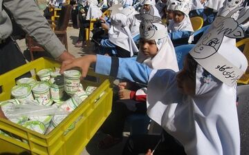 تغذیه رایگان بین ۴۵ تا ۱۰۰ هزار دانش آموز کرمانشاهی توزیع می‌شود 