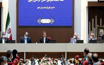 جهانگیری: اقتصاد کشور در حال عبور از تنگناها است/گشایش‌ها ایجاد می شود
