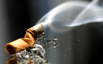 دود سیگار چه بلایی سر بینایی شما می آورد