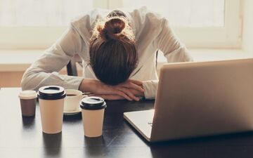 علائمی که نشان می‌دهد کمبود ویتامین D دارید