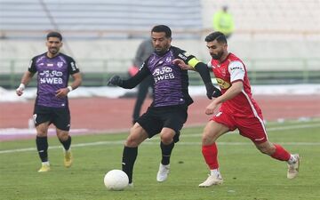تساوی بدون گل پرسپولیس و هوادار در نیمه نخست/ سرد مثل هوای این روزهای تهران! 