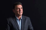 عکس / تجمل به سبک سرمربی؛ ساعت ۱۰ میلیاردی قلعه‌نویی در کانون توجه