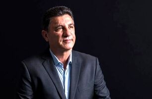 عکس / تجمل به سبک سرمربی؛ ساعت ۱۰ میلیاردی قلعه‌نویی در کانون توجه