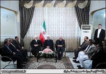 حواشی سفر روحانی به زاهدان + تصاویر