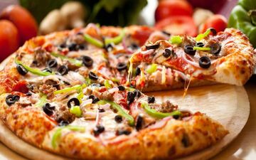 پیتزای فوری با نان لواش؛ سریع‌تر از فست‌فود! + طرز تهیه