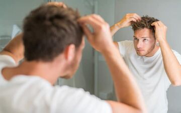 چگونه موهای خود را سالم نگه دارید؟ ۱۴ نکته‌ی کاربردی برای مردان
