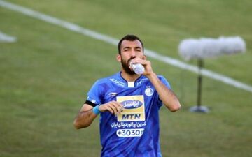 مدیر برنامه چشمی به باشگاه استقلال رفت