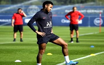 دلیل ماندن نیمار در PSG مشخص شد