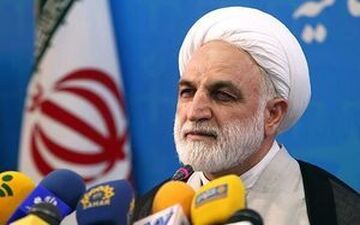  برخی عناصر گمرک در پرونده‌های قاچاق خودرو تحت تعقیب هستند