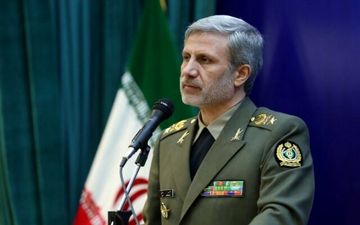 وزیر دفاع: ملت ایران با تاسی از نهضت و قیام عاشورا زیر بار ذلت و زور نخواهد رفت