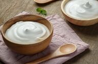 طرز تهیه ماست خانگی خوشمزه و کشدار!