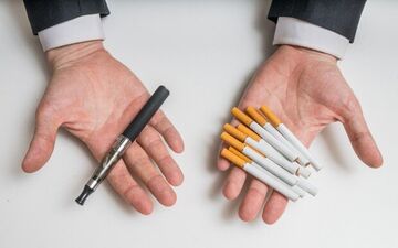 سیگار الکترونیکی سالم‌تر از سیگار سنتی است ؟ 