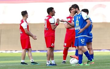 ورود مدافع استقلال به باشگاه پرسپولیس برای عقد قرارداد 
