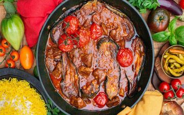 راز پخت خورشت بادمجان مجلسی مثل رستوران ها! / طرز تهیه خورشت بادمجان مجلسی (ویدئو)