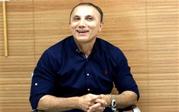 سرمربی جدید نفت تهران قراردادش را با نفت ثبت کرد