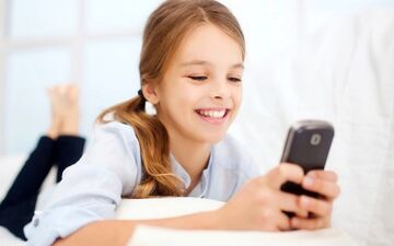 بچه‌ها در چه سنی باید مالک یک گوشی تلفن همراه باشند؟