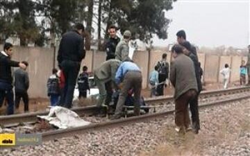 تصادف مرگبار قطار با جوان زرندی