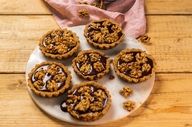 طرز تهیه تارت گردویی | همه دوسش دارن
